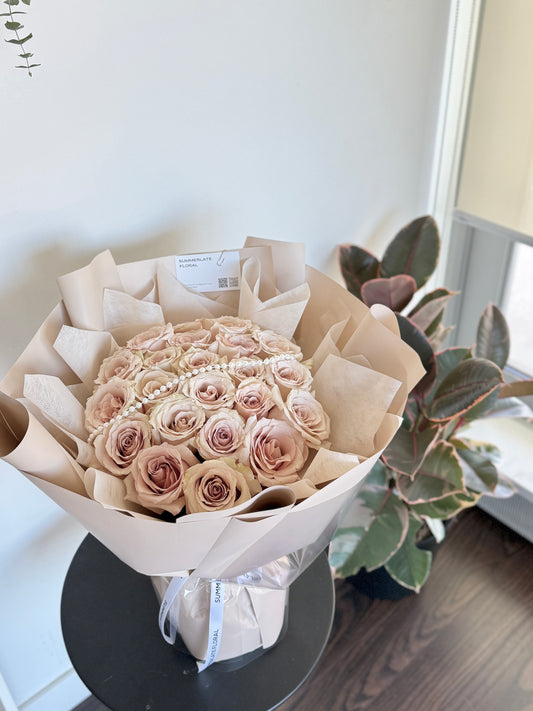 Quick Sand Rose bouquet