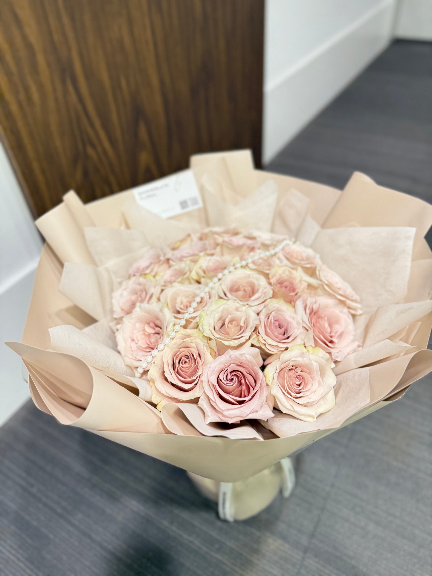 Quick Sand Rose bouquet