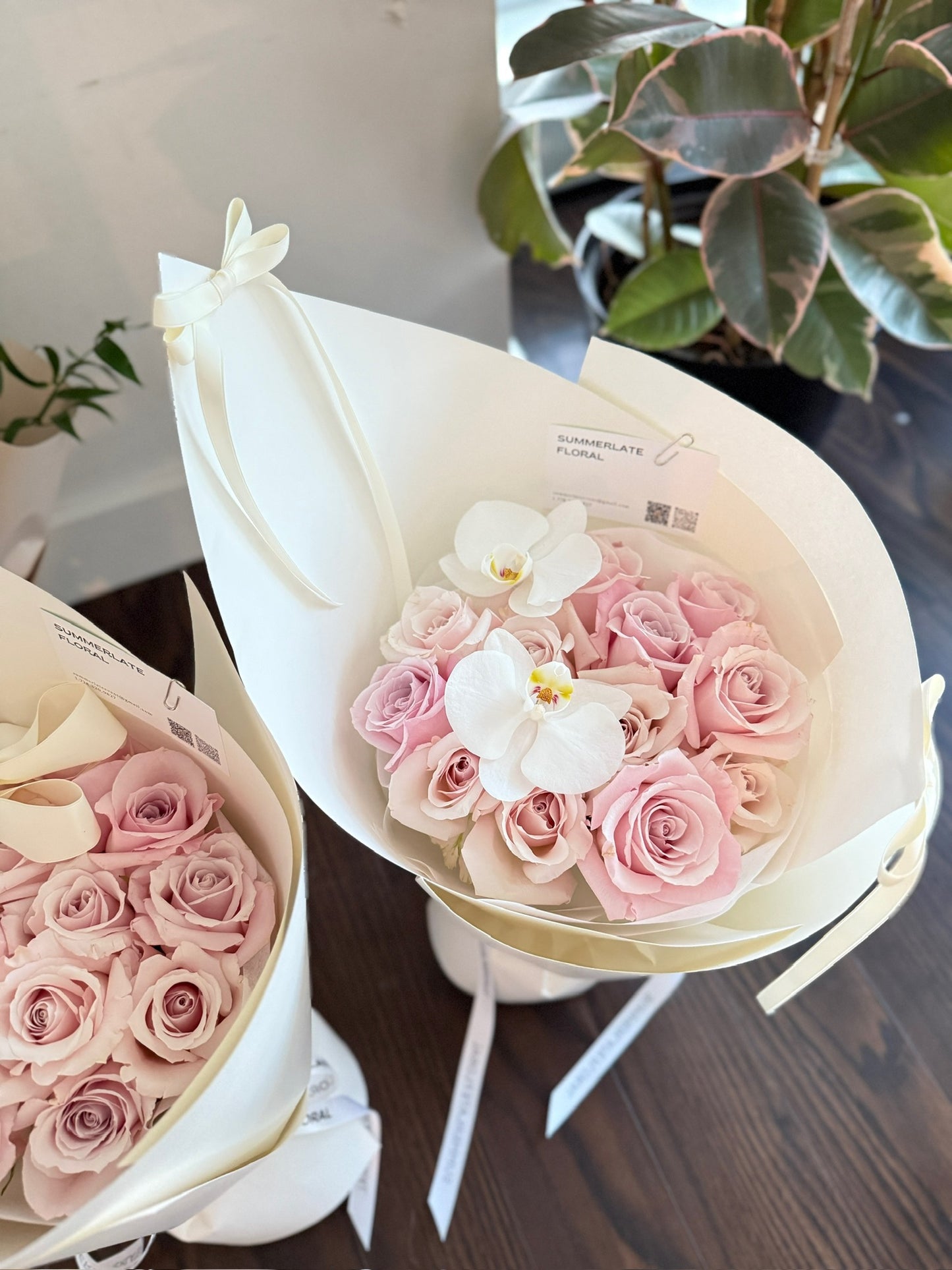 Card Wrapping Rose Bouquet with Bow Tie