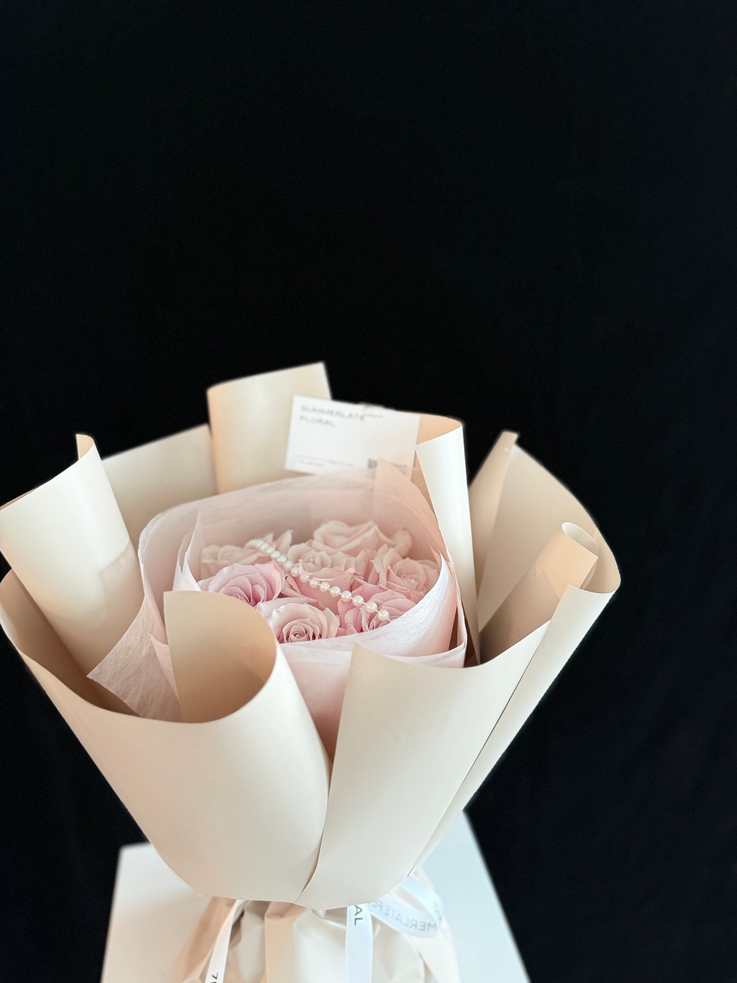 Sweet Escimo Rose bouquet